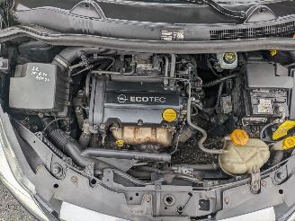 Opel Corsa 1.2 picture 14