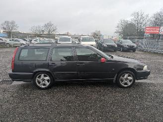 Volvo V-70 2.4 picture 4