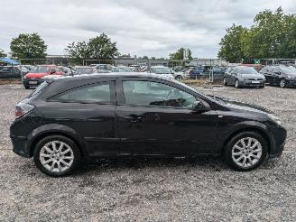 Opel Astra GTC 1.6 picture 4