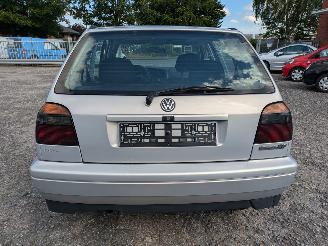 Volkswagen Golf 1.6 picture 6