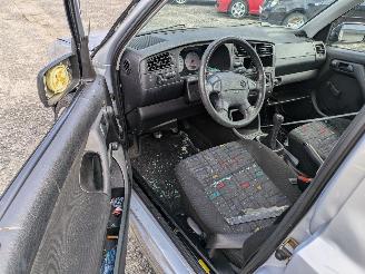 Volkswagen Golf 1.6 picture 9