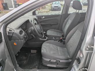 Ford Focus 1.8 picture 10