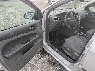 Ford Focus 1.8 picture 9