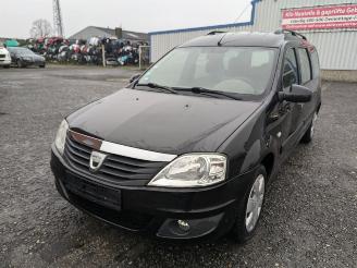 krockskadad bil auto Dacia Logan 1.5 2011/6