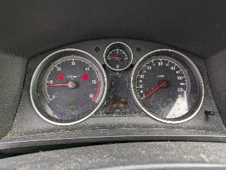 Opel Zafira 1.9 CDTI picture 14