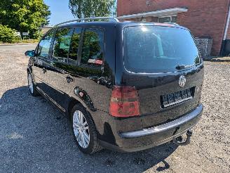 Volkswagen Touran 2.0 picture 7