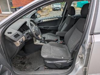 Opel Astra 1.6 picture 10