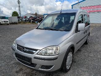 krockskadad bil auto Opel Combo 1.6 2008/1