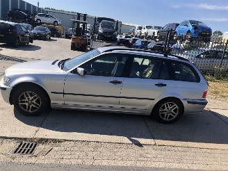 krockskadad bil auto BMW 3-serie 316i Touring 2003/3