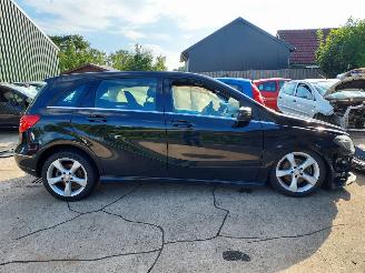 Vrakbiler auto Mercedes B-klasse 180 prestige.com 2014/9