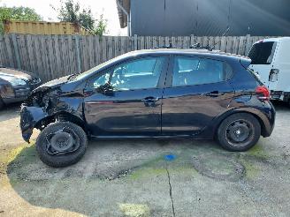 Vrakbiler auto Peugeot 208  2017/8