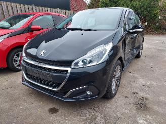 Peugeot 208  picture 1