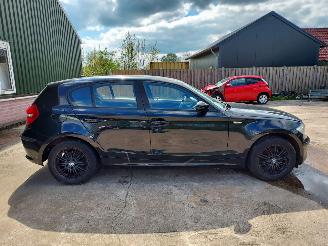BMW 1-serie 116 i picture 1