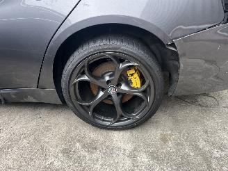 Alfa Romeo Giulia  picture 2