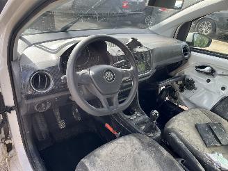 Volkswagen Up!  picture 9