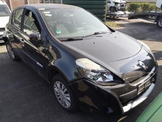 Vrakbiler auto Renault Clio Clio III (BR/CR), Hatchback, 2005 / 2014 1.2 16V 75 2009/5