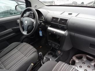 Volkswagen Fox Fox (5Z), Hatchback, 2005 / 2012 1.2 picture 5
