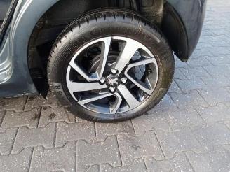 Peugeot 108 108, Hatchback, 2014 1.0 12V picture 11