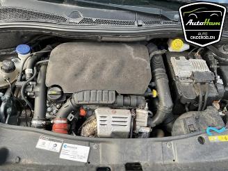 Peugeot 2008 2008 (CU), MPV, 2013 / 2019 1.2 12V e-THP PureTech 110 picture 19