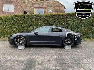 Salvage car Porsche Taycan Taycan (Y1A), Sedan, 2019 79/84 kWh 2023/1