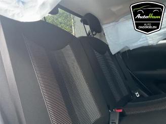 Peugeot 108 108, Hatchback, 2014 1.0 12V picture 17