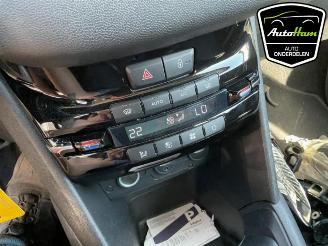 Peugeot 208 208 I (CA/CC/CK/CL), Hatchback, 2012 / 2019 1.4 16V picture 26