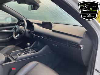 Mazda 3 3 Sport (BP), Hatchback, 2018 2.0 SkyActiv-X M Hybrid 16V picture 28