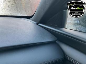 Mazda 3 3 Sport (BP), Hatchback, 2018 2.0 SkyActiv-X M Hybrid 16V picture 12