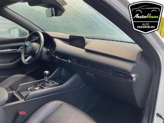 Mazda 3 3 Sport (BP), Hatchback, 2018 2.0 SkyActiv-X M Hybrid 16V picture 28