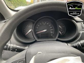 Kia Rio Rio III (UB), Hatchback, 2011 / 2017 1.2 CVVT 16V picture 17