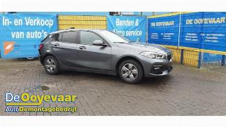 Vrakbiler auto BMW 1-serie 1 serie (F40), Hatchback, 2019 118i 1.5 TwinPower 12V 2021/10