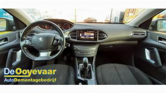 Peugeot 308 308 (L3/L8/LB/LH/LP), Hatchback 5-drs, 2013 / 2021 1.2 12V VTi PureTech 82 picture 2