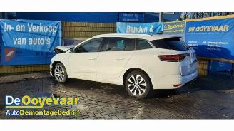 disassembly passenger cars Renault Mégane Megane IV Estate (RFBK), Combi 5-drs, 2016 1.3 TCE 160 16V 2024/3