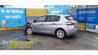 Peugeot 308 308 (L3/L8/LB/LH/LP), Hatchback 5-drs, 2013 / 2021 1.2 12V e-THP PureTech 110 picture 3