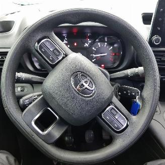 Toyota ProAce PROACE CITY 1.5 D-4D Live picture 7