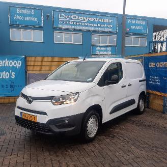 Toyota ProAce PROACE CITY 1.5 D-4D Live picture 4