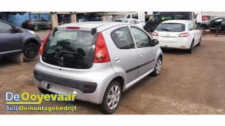 Peugeot 107 107, Hatchback, 2005 / 2014 1.0 12V picture 3