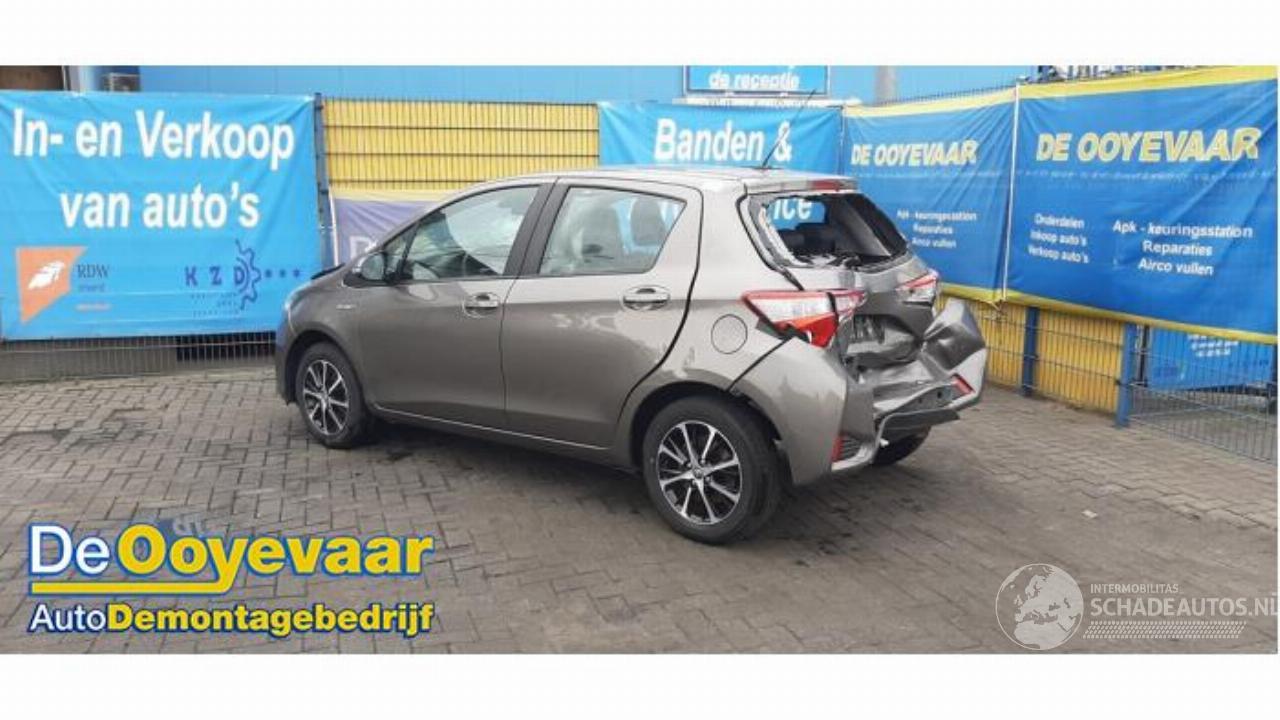 Toyota Yaris Yaris III (P13), Hatchback, 2010 / 2020 1.5 16V Hybrid
