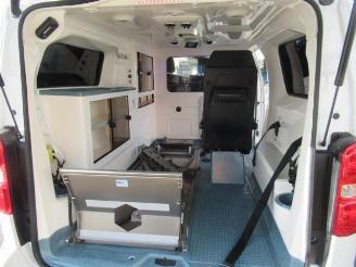 Peugeot Expert AMBULANCE picture 12