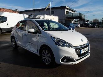Peugeot 208  picture 4