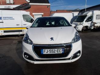 Peugeot 208  picture 3