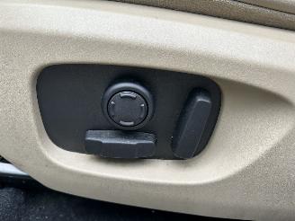 Land Rover Discovery Sport 2.0 TD4 HSE Luxury picture 8