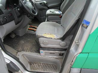 Volkswagen Crafter 2.5 TDI Automaat met rolstoellift picture 16