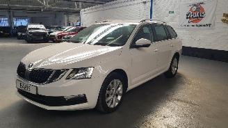 skadebil auto Skoda Octavia 1.4 TSI 16V G-TEC COMBI/O 4DRS  1.395CC 81KW 110PK 2018/8