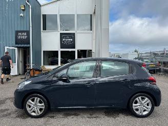 Peugeot 208 1.2 PureTech Signature BJ 2019 picture 2