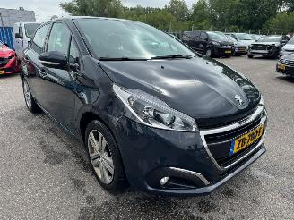 Peugeot 208 1.2 PureTech Signature BJ 2019 picture 6
