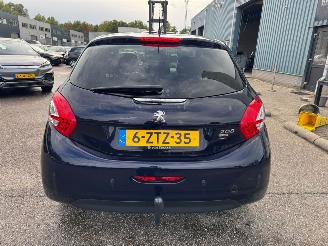 Peugeot 208 1.2 PureTech Allure BJ  2010 142.305 KM picture 4