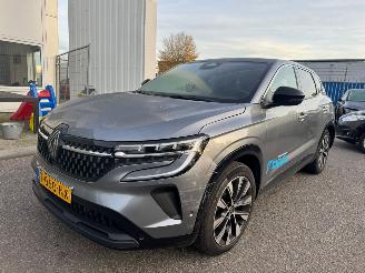 Voiture accidenté Renault Austral 1.2 E-Tech full hybrid 200 techno AUTOMAAT 2023/7