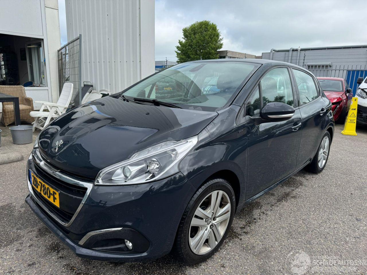 Peugeot 208 1.2 PureTech Signature BJ 2019