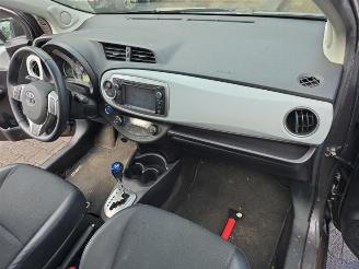 Toyota Yaris Yaris III (P13), Hatchback, 2010 / 2020 1.5 16V Hybrid picture 12